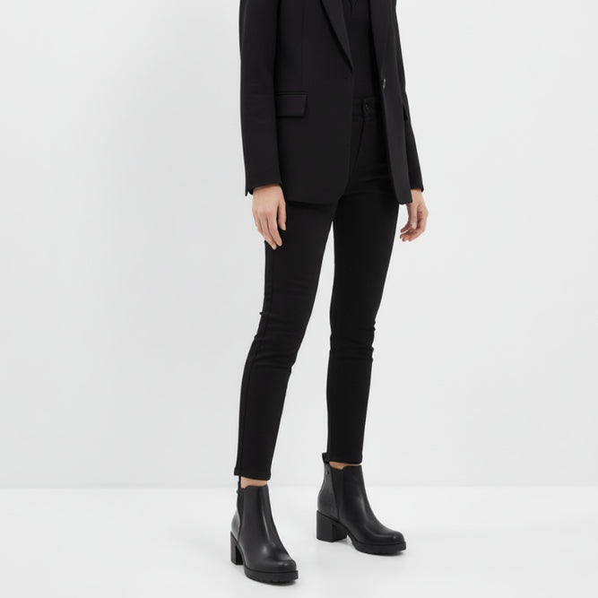 Botin Taco Ancho 7 cm Negro Agua de Coco 35 / Negro