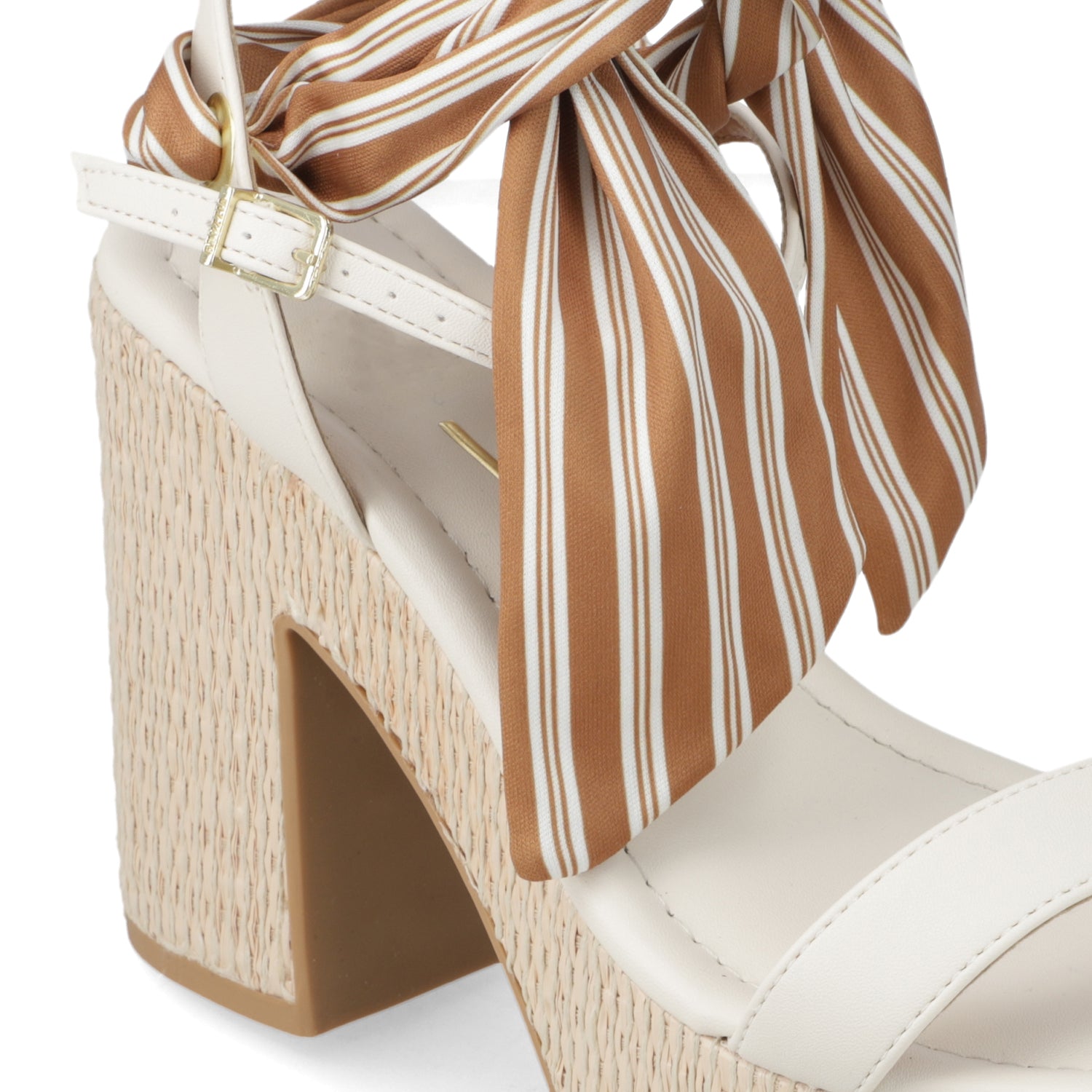 Sandalia Taco Ancho Alto Blanco OFF Vizzano