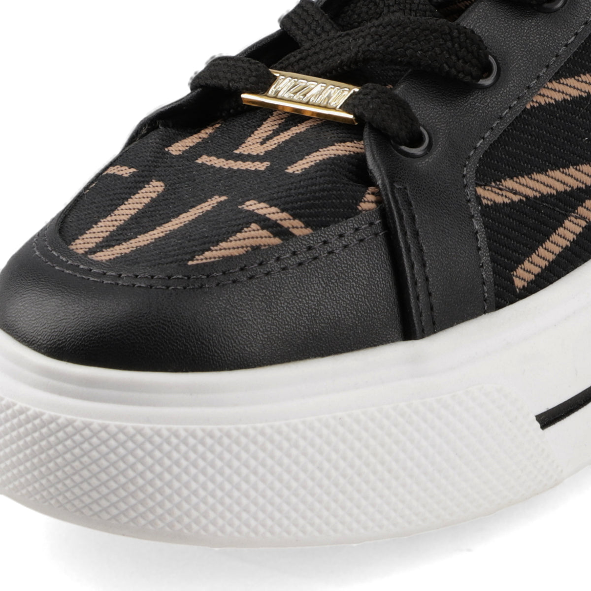 Zapatilla Negra Vizzano