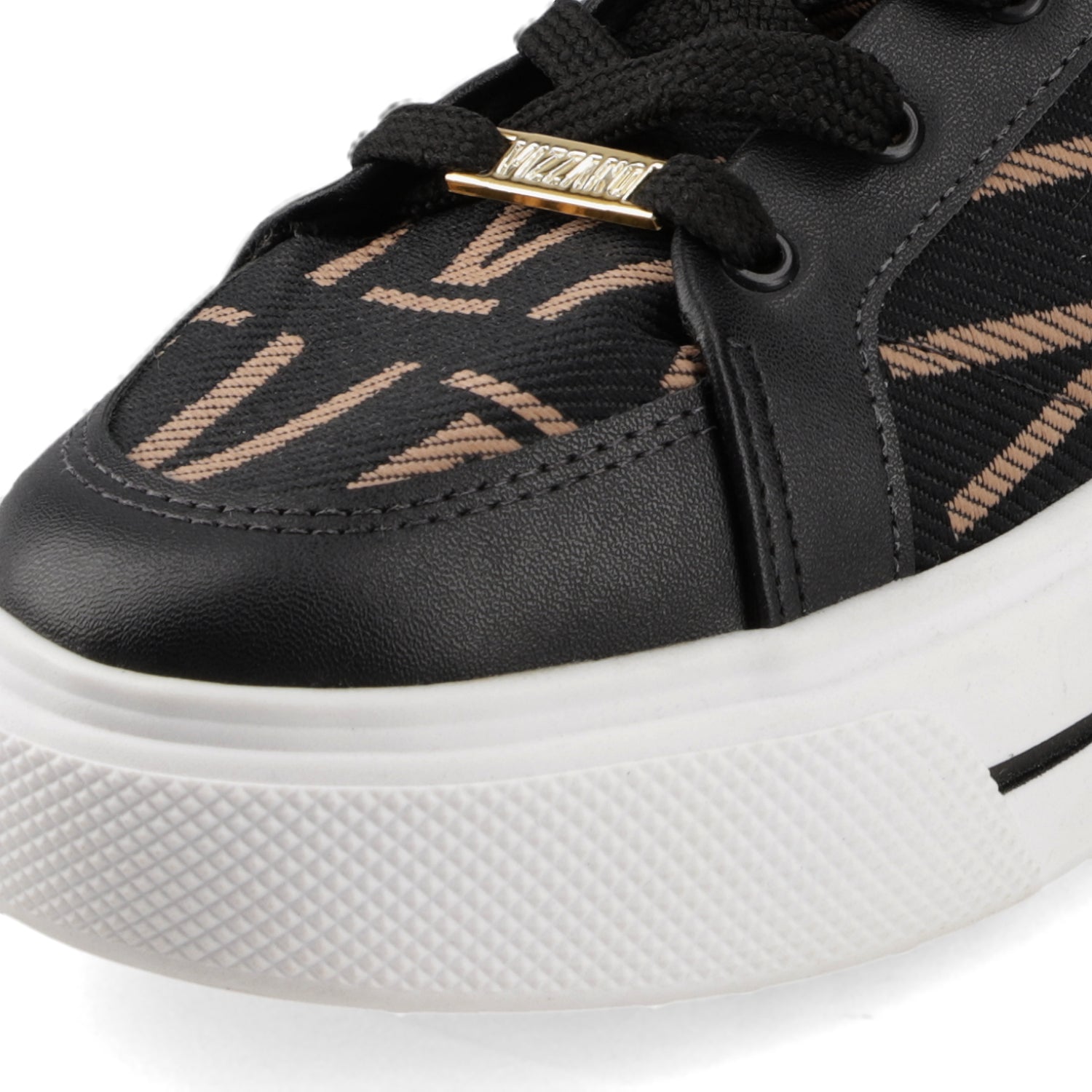Zapatilla Negra Vizzano