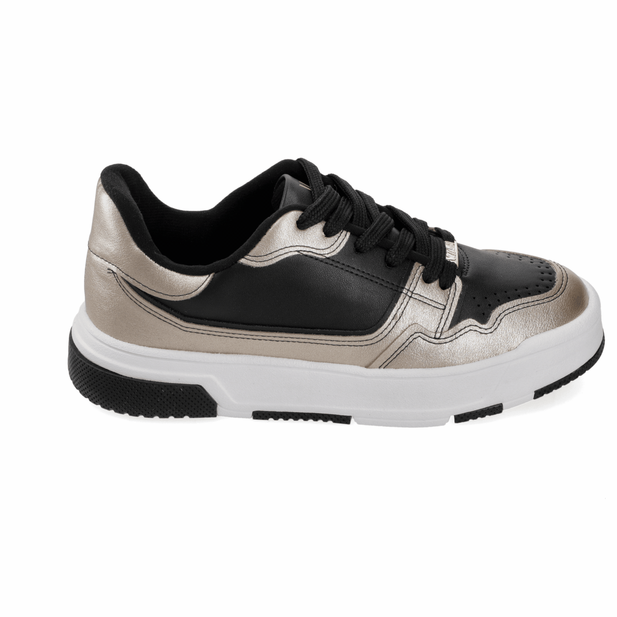 Zapatilla Casual Negro con detalles metalizado Vizzano