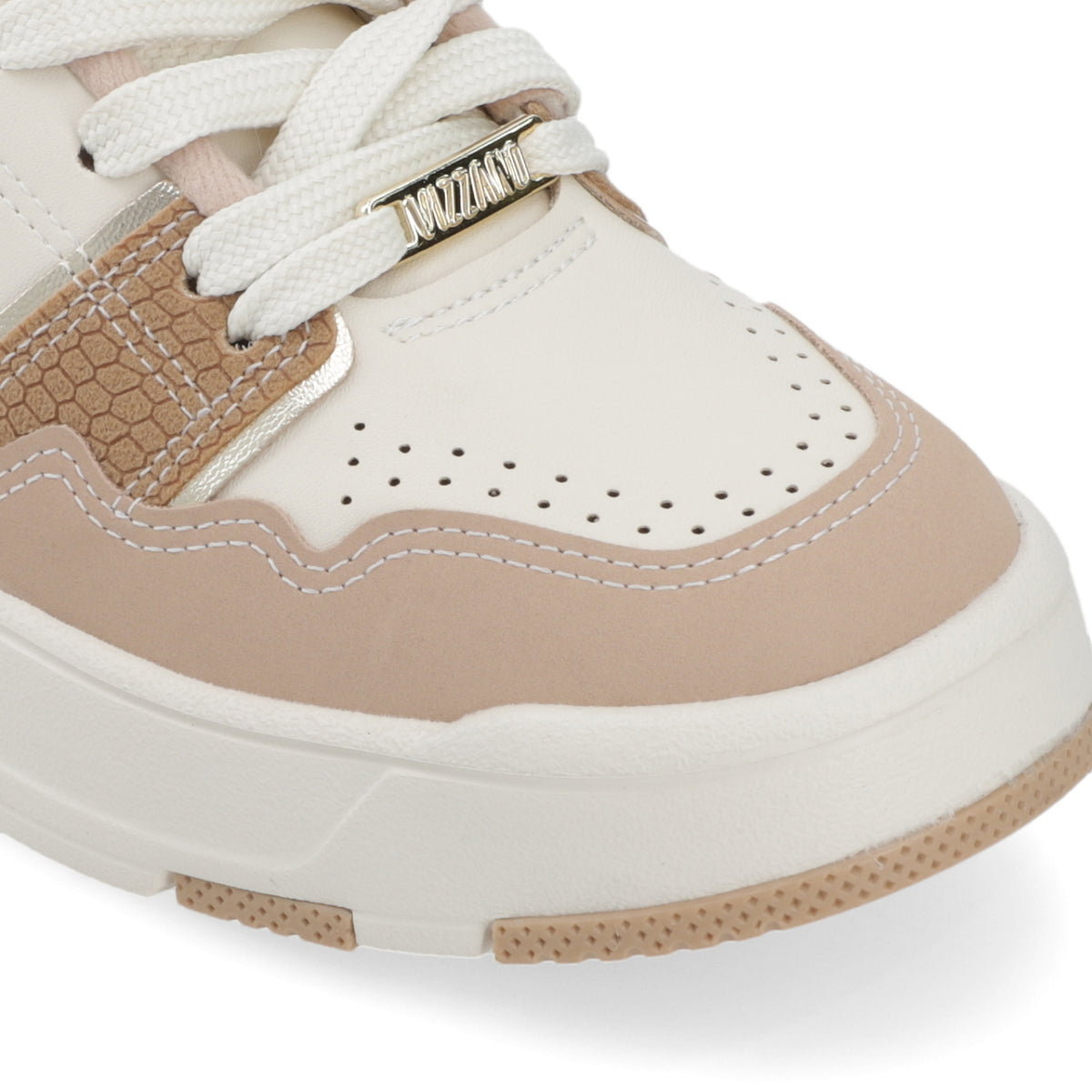 Zapatilla Casual Beige y Nude con Detalles Metalizados Vizzano