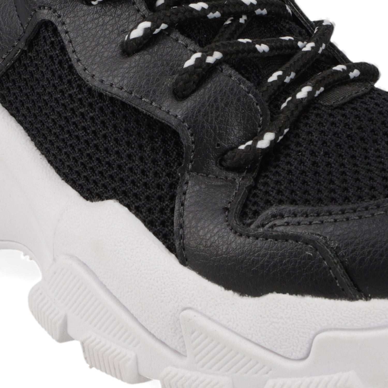 Zapatilla Negra BKR